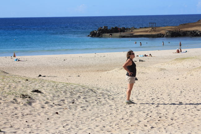 Beach with Moai 3/11
