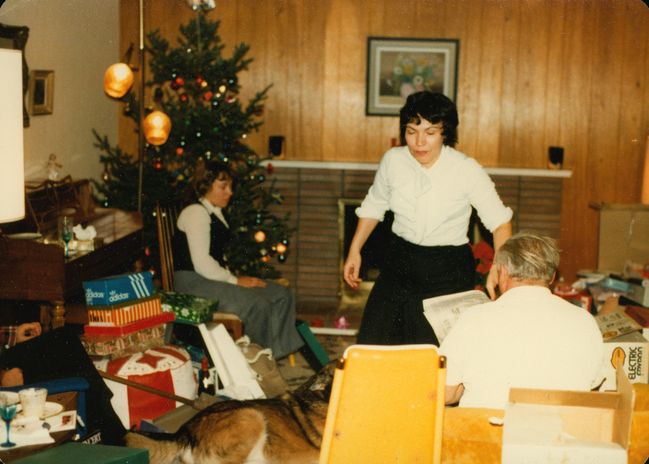 Leslie, Lynne and Ake Christmas Eve in Canton late 1970's
