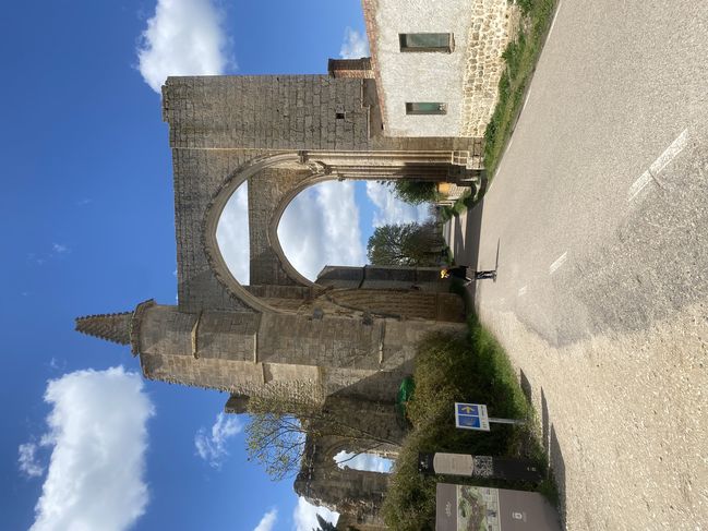 04/25/22 Hornillos to Castrojeriz  - old convent and pilgrims hospital
