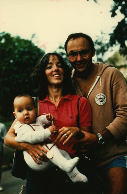 Jenny, Helen, Paul in Caracas park
