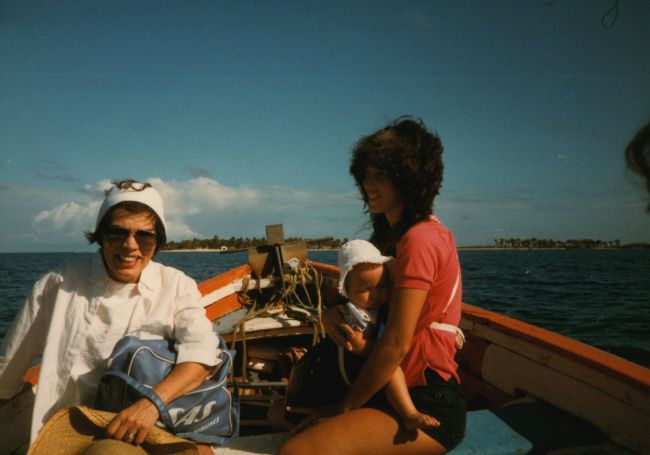 1983 Christmas visit: Lynne, Jenny, Helen on boat out to a cayo
