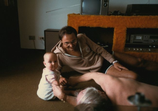 1983 Christmas: Ake, Jenny and Paul on living room floor

