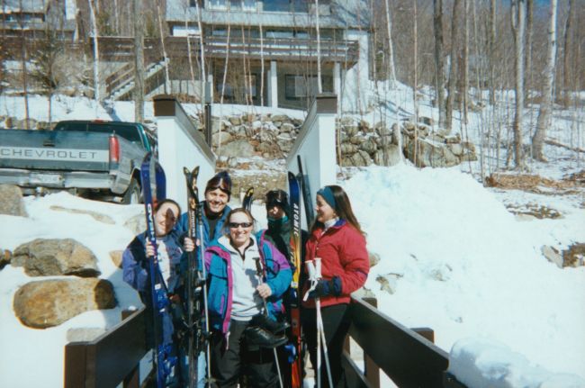 Jenny, Paul, Leslie, Helen on Loon Condo front steps
