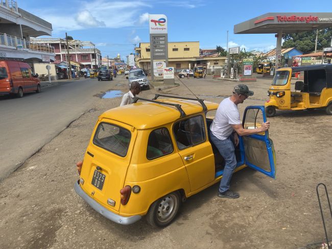 12/10/23 Taxi ride from Antsiranana aiport to our "resort" in Ramena village
