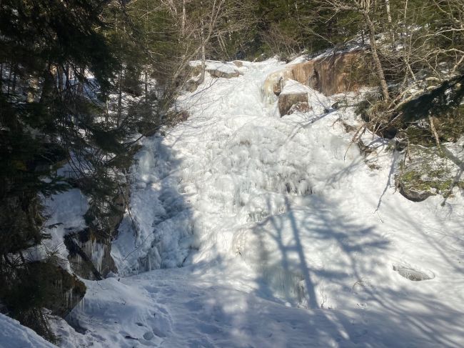 One of the many frozen waterfalls on the descent (I was too out of breath to take pictures on the way up)
