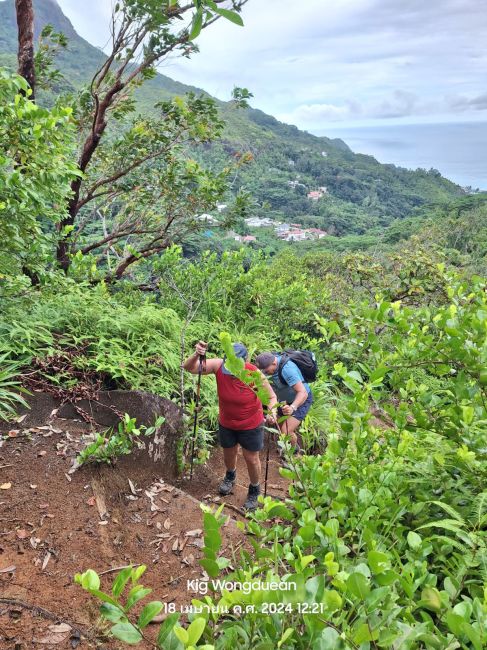 Hike up in Mahe, Reunion
