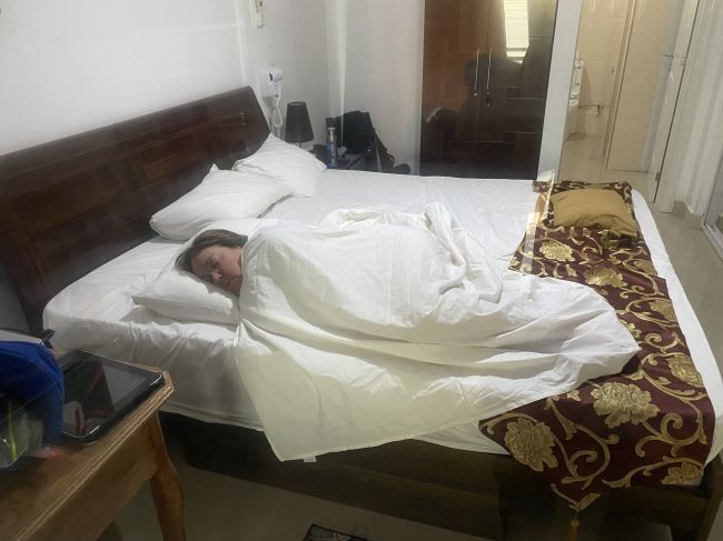 Helen suffering from her infected leg in Praslin hotel
