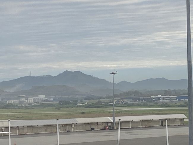 2/13 views while waiting at Port Moresby airport
