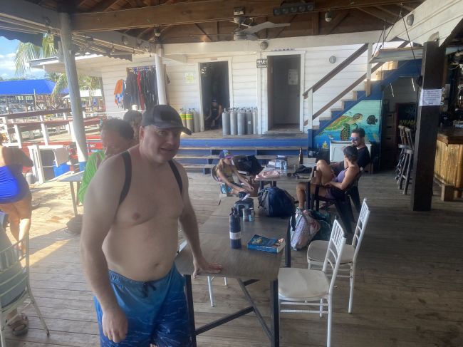 2/16 Reef Glider's dive shop, Roatan, Honduras
