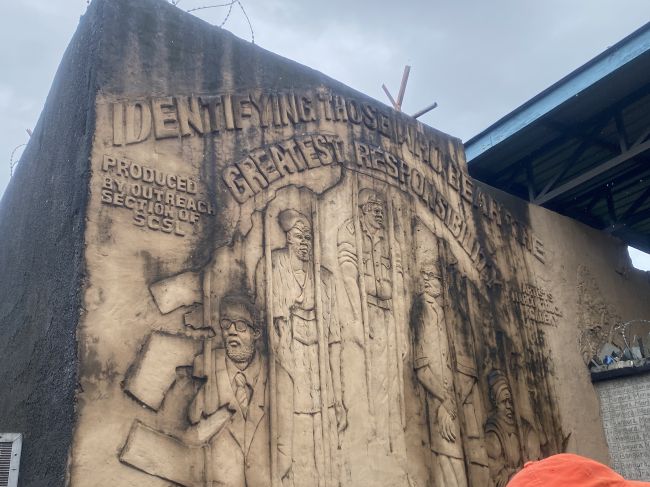 9/23/26 Sierre Leone  - memorials to the civil war from th 1990's with atrocious widespread brutal mutilations of the population by the rebels.  (see movie Blood Diamonds)
