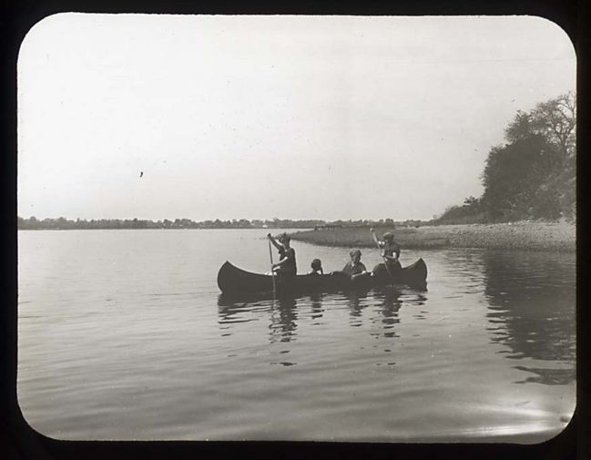 H_canoeing_piscataqua_9_19_1915.jpg