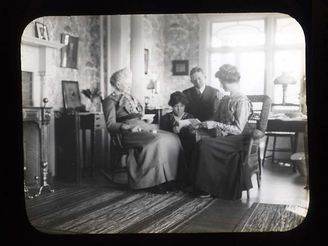 H_eliot_home_11_27_1913.jpg