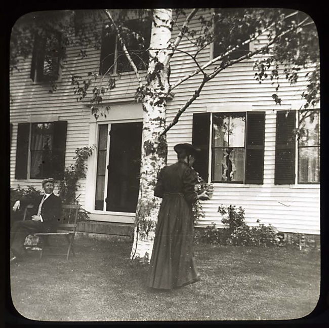 H_mother_at_old_home1902.jpg