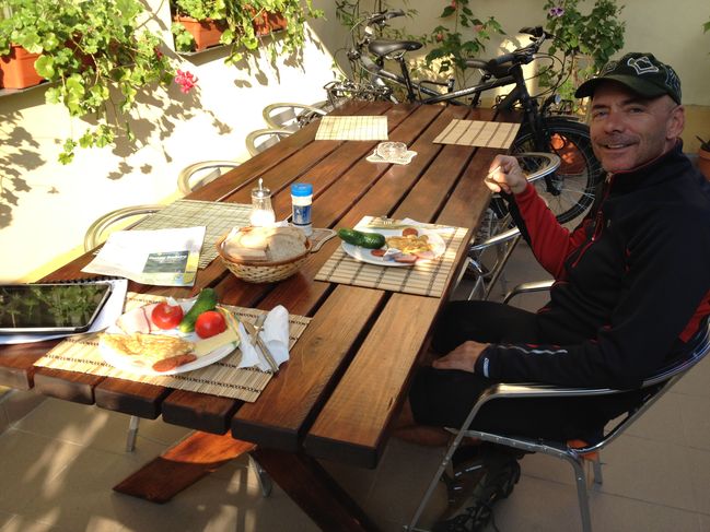 breakfast at 'panzione' (Iron Gate area)
