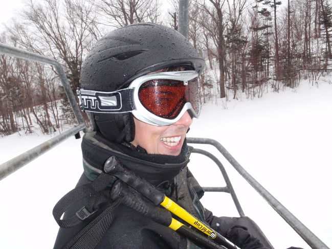 Raining at the bottom, note the droplets on the helmet
