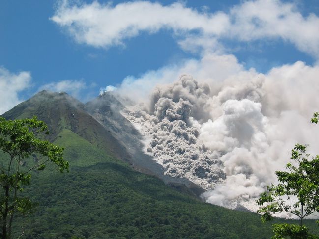 arenalvolcano3.JPG