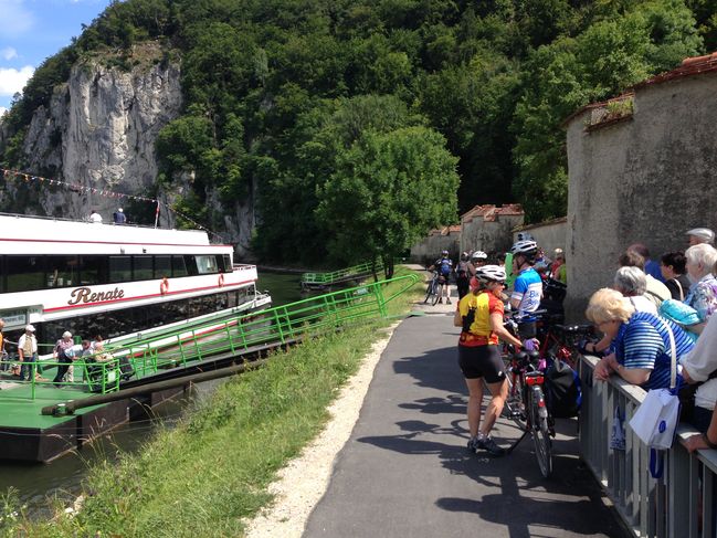 5km on river on non-bikable section after Kelheim
