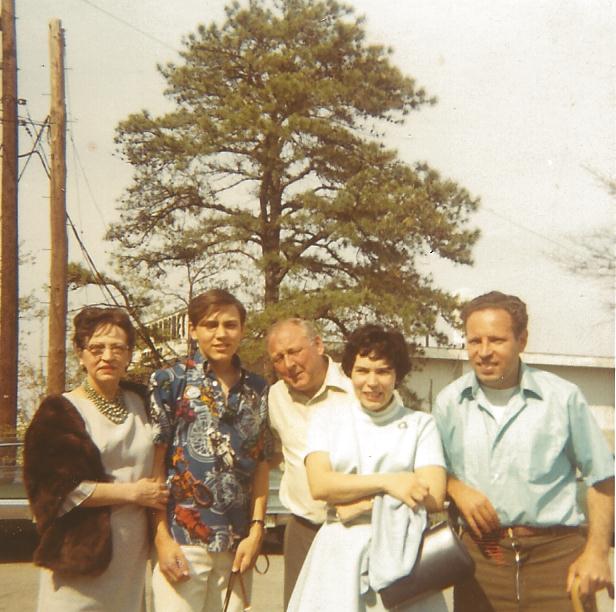 Greta, Paul Niel, Ake, Lynne, Paul Holman ca 1970
