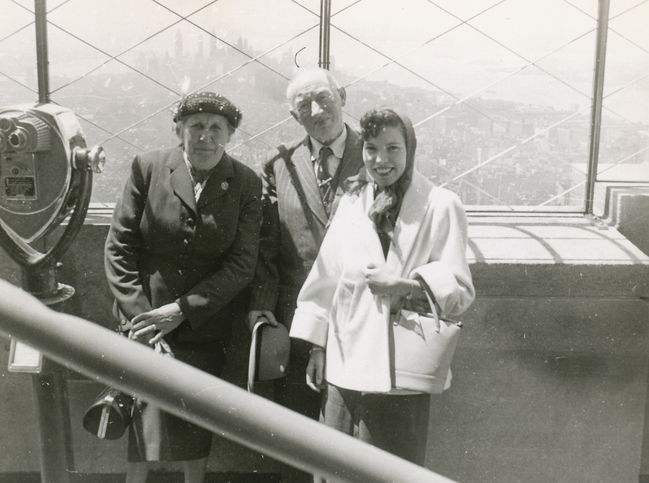 Hilma, Emil and Lynne in NYC (or Boston??) summer 1960, Lynne pregnant with Leslie
