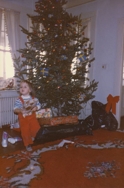 Jenny in Eliot living room Xmas 1985
