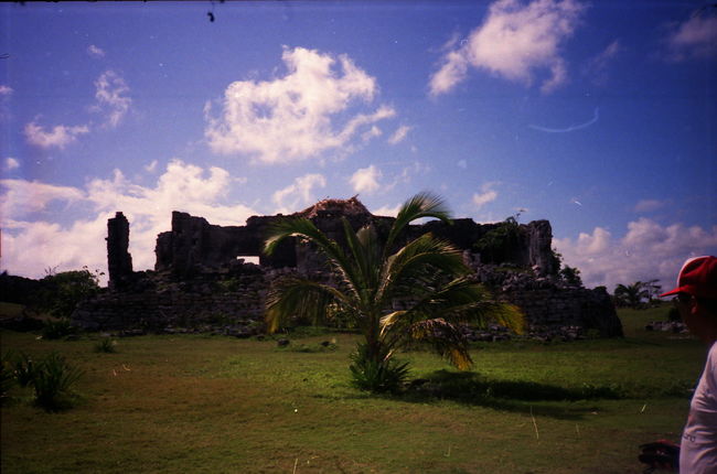 Leslie and Nana's trip to Cancun winter '91
