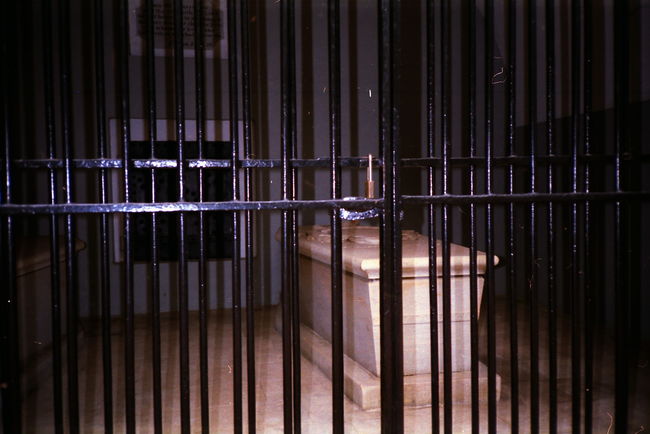 George Washington's sarcophagus at Mt. Vernon
