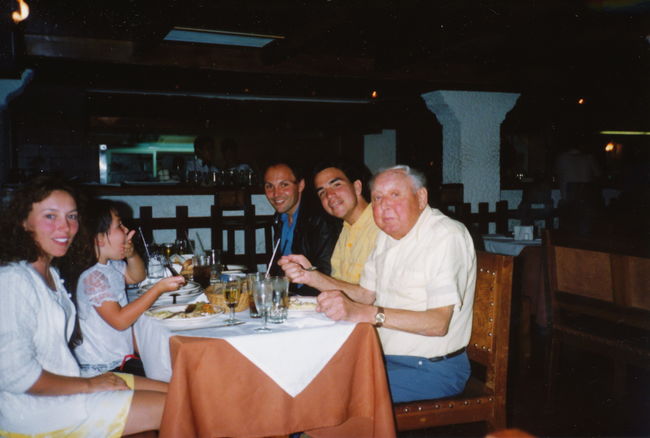 Leslie, Jenny, Paul, Jose, Ake in El Tinajero in Caracas winter 89-90
