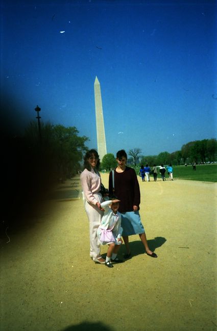 Helen, Jenny and Veronica at Washington Monument
