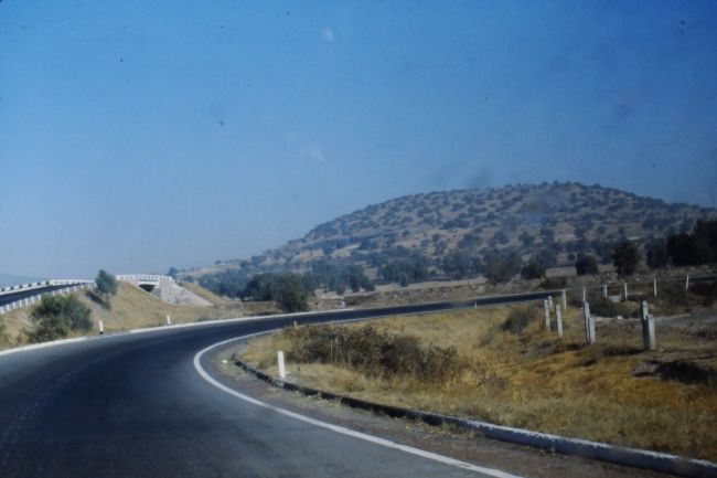 scenes on drive out to Tenochtitlan
