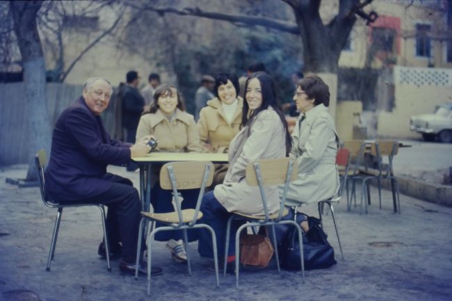 Ake, Leslie, Lynne, Helen and Greta stopping for a meal on the road from Sidi-bel-abbes to Tlemcen
