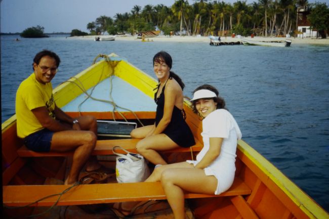 Paul, Helen, Leslie in small boat about to disembark on a cayo (Ake took this pic)
