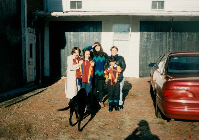 Lynne, Jenny, Peter Leslie and Jack ca 1994 in front of EL
