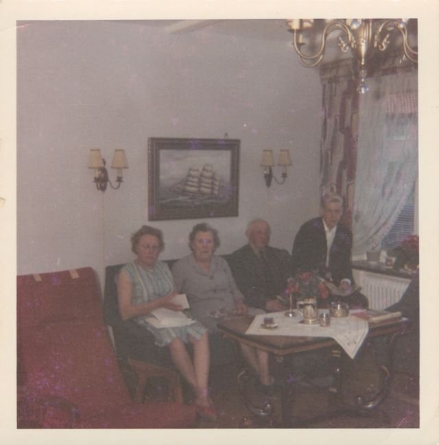 Elsa, Hilma, Emil, Kjell-Ake at Carlsmithsgatan 22 ca 1965

