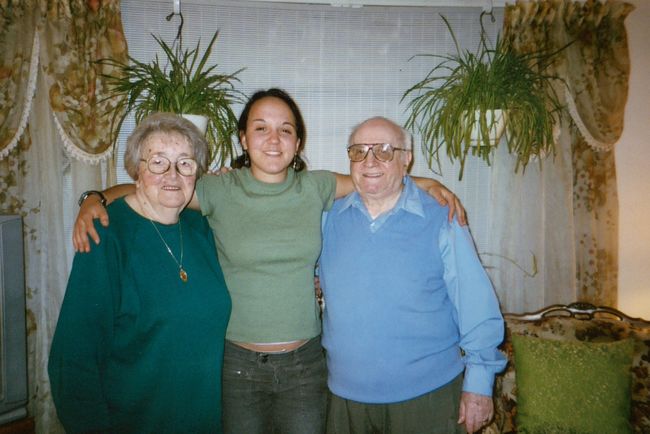 Gittel, Jenny and Gerson in Washington St. house, Canton ca 2006
