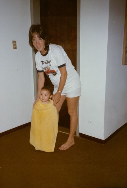 Jenny Obi Wan Kenobe late 1984, Helen pregnant with Peter in our Bello Monte apartment
