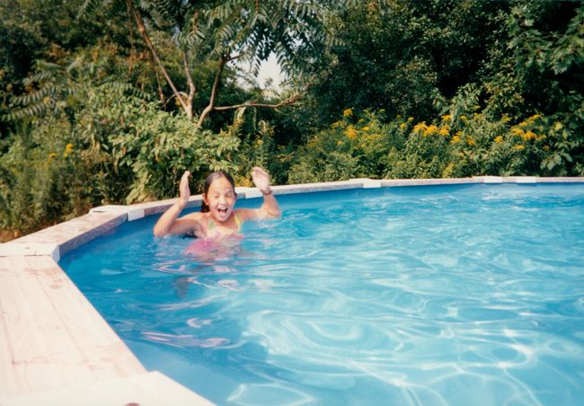 Jenny in Papp's pool
