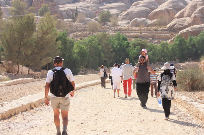 beginning hike down to canyon leading to Petra
